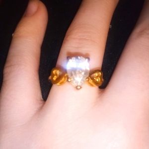 Very pretty diamond ring